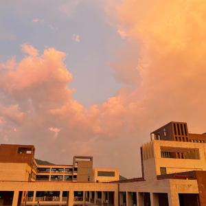 草莓视频深夜在线观看
